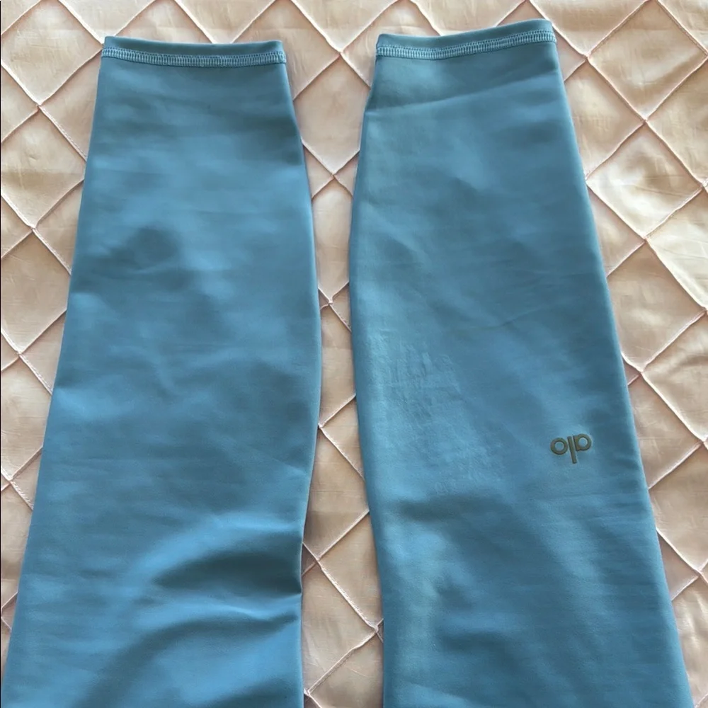 ALO yoga pants Size M - Picture 5 of 7